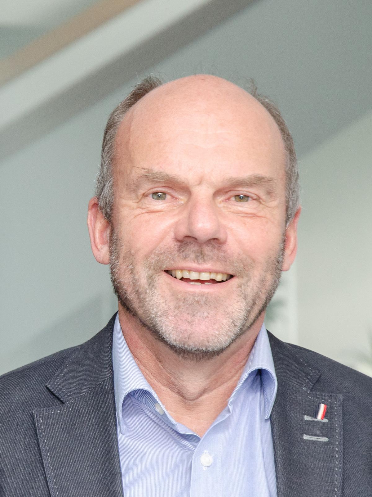 <b>Prof. Dr. Andreas Ettemeyer</b>